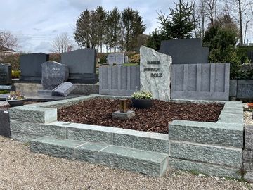 Neues Urnengemeinschaftsgrab auf dem Friedhof Uckerath.